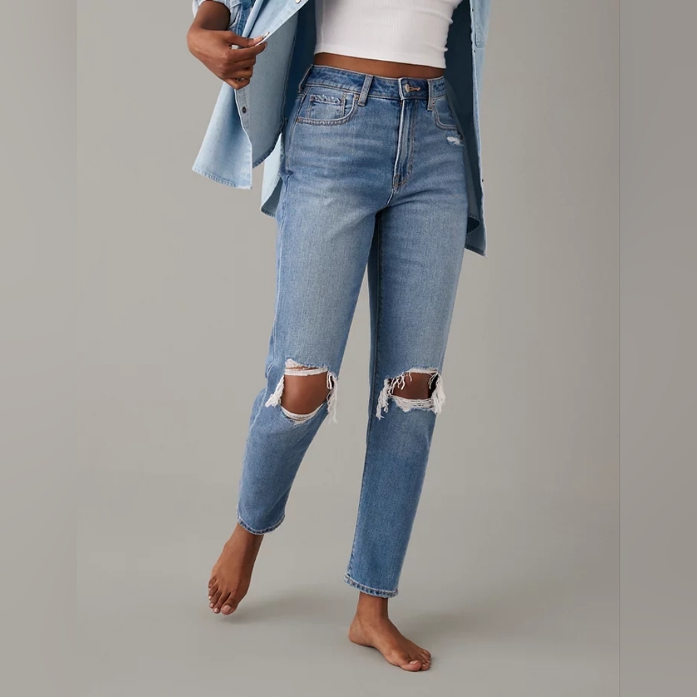 NWT American Eagle mom jean 14